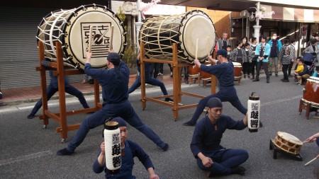 長野県御代田町に拠点を置く創作和太鼓集団です。